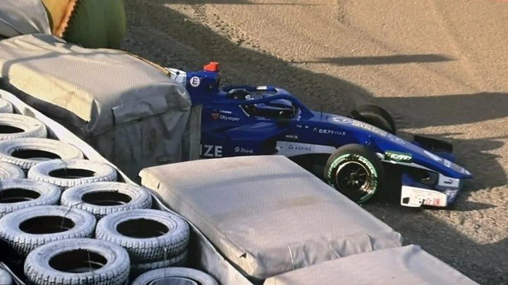 El coche de Doohan contra la barrera esta semana en Suzuka.