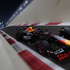 Max Verstappen hizo la pole position en Abu Dhabi y sueña con el título, mientras que Colapinto largará 20°