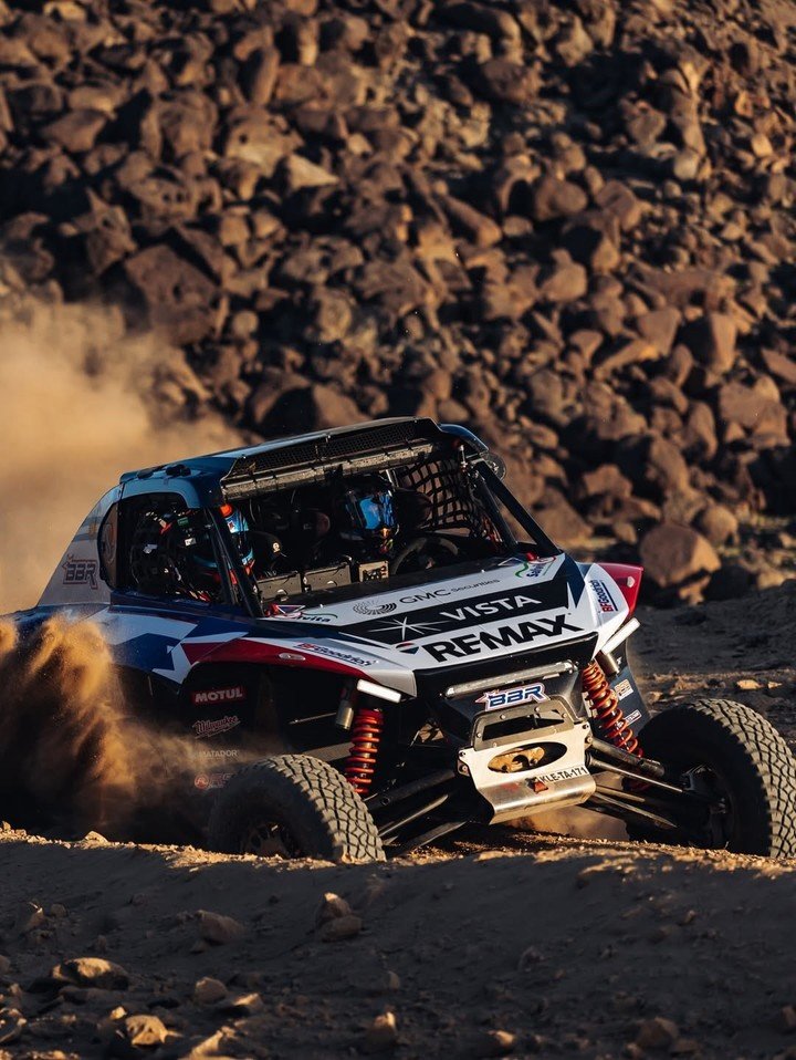 Kevin Benavides, junto a su copiloto Leandro Sisterna, finalizaron terceros en la sexta etapa del Dakar.