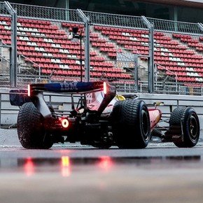 Fórmula 1 en Barcelona: Ferrari debutó bajo la lluvia y un accidente frenó el segundo día de pruebas
