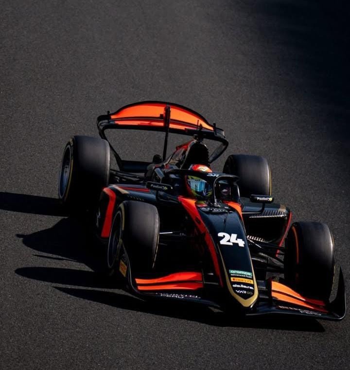 Nico, en acción durante el último día de pruebas en Yas Marina. (Foto: @nicovarrone1). Nicolás Varrone.