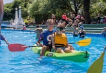 Niños y jóvenes con discapacidad participaron de una jornada de remo en la Pileta Municipal del Parque Sarmiento