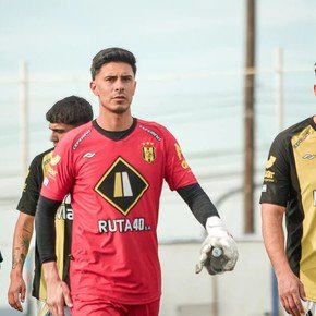 Shock en la Primera Nacional: un arquero sufrió un paro cardiorespiratorio en pleno entrenamiento