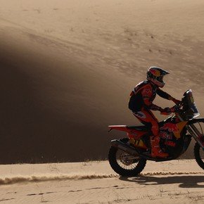 Dakar estratégico: Brabec desaceleró para quedar segundo y dejar líder a Benavides, su rival por el título... ¿por qué?
