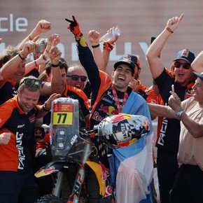 Video y fotos de la consagración de Luciano Benavides en el Dakar 2026