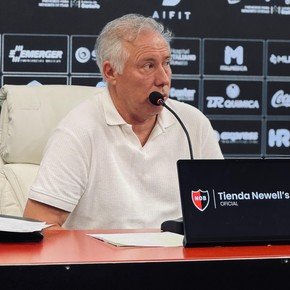 El tenso ida y vuelta entre Sensini y un futbolista que intimó a Newell’s por falta de pago