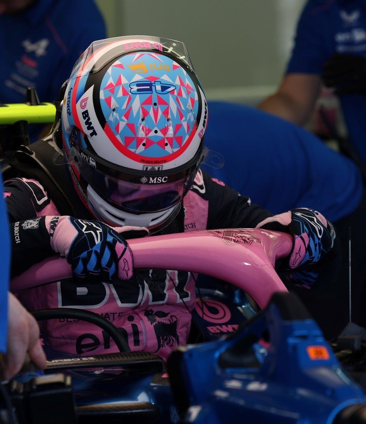 Franco Colapinto entrando al A526 para realizar la segunda semana de los test. EFE.