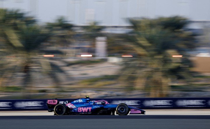 Colapinto girando en Bahrein hace algunos días. (REUTERS/Hamad I Mohammed)