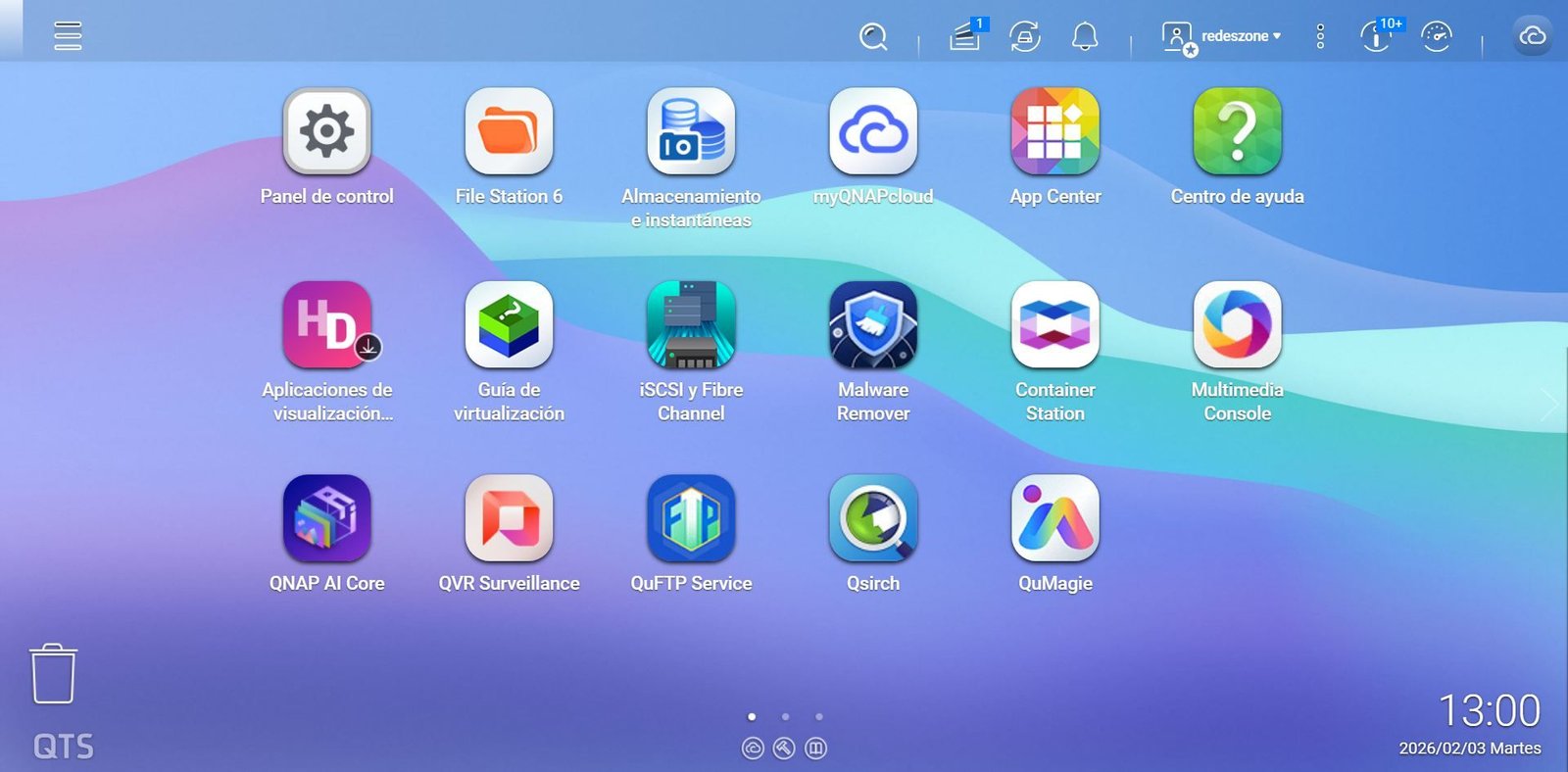 Menú principal de QTS en el QNAP TS-AI642 con aplicaciones instaladas.