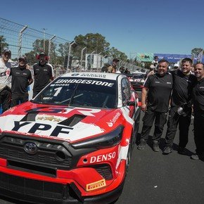 El TC 2000 volvió a las calles con una fiesta que reunió lo mejor del automovilismo