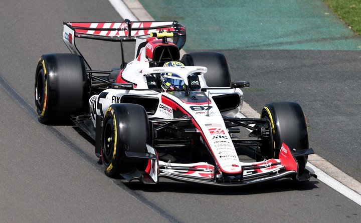 Bearman consideró "oportuna" la salida del safety car. (REUTER)