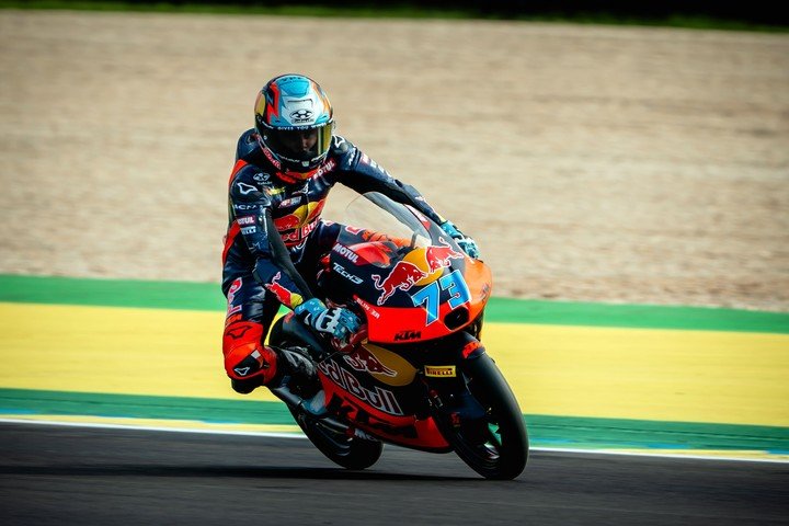 Valentín Perrone durante el GP de Brasil de Moto3. (Prensa Tech3)