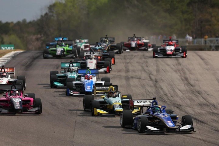 Alessandro De Tullio, en plena acción durante la carrera en Barber.
(@alessandrodetullio en IG).