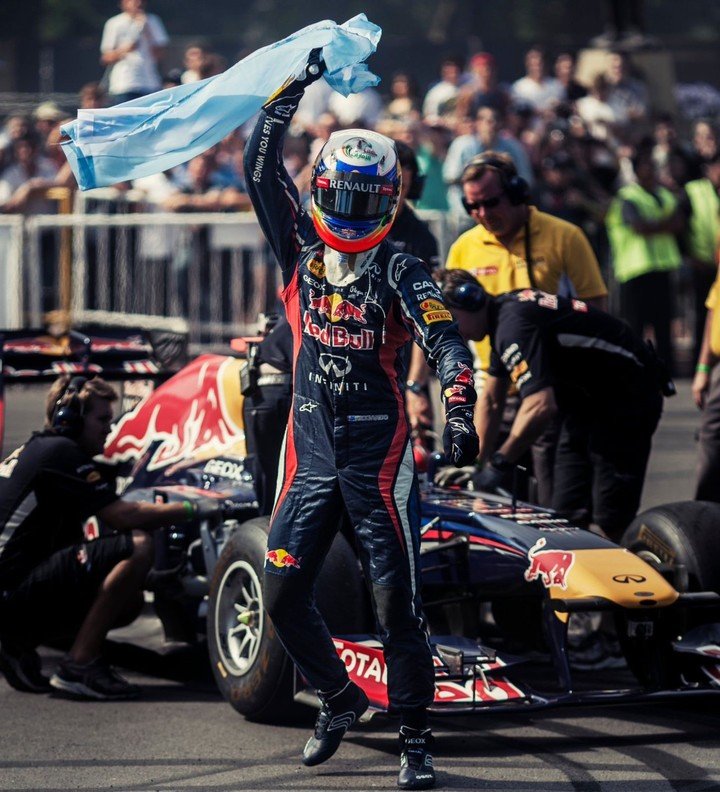 Ricciardo en Avenida del Libertador, el mismo escenario donde Colapinto realizará su exhibición. (Campeones)
