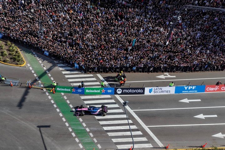 El Lotus E20 participó en una jornada histórica para el automovilismo nacional. (REUTER)