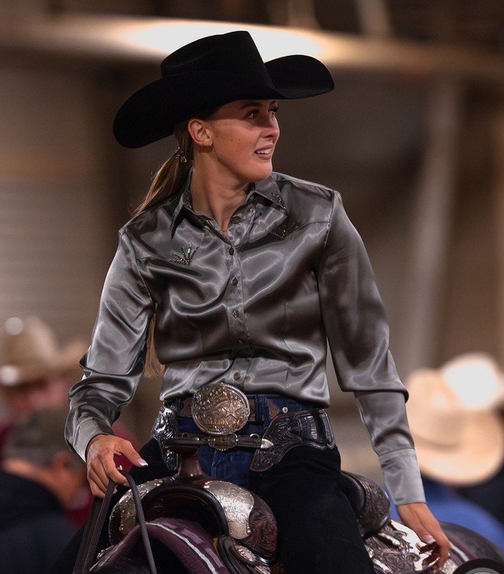 Gina y la equitación. (foto: @gina_schumacher)