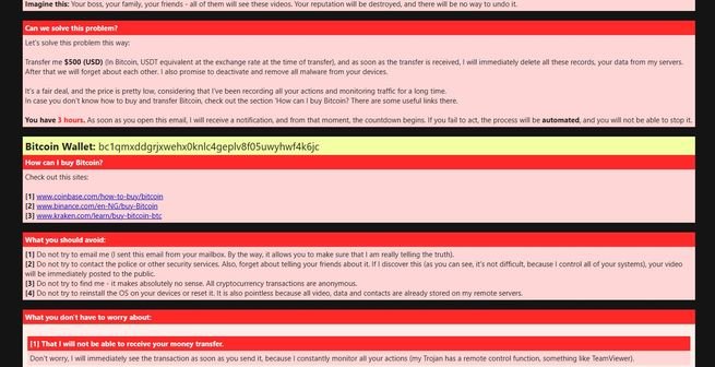 Correo electrónico de extorsión con fondo rosa y franjas rojas solicitando un pago en Bitcoin a un monedero digital.