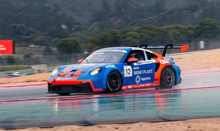 El auto con el que Luciano Martínez competirá este fin de semana en Imola en el arranque de la temporada de la Porsche Cup Italia.