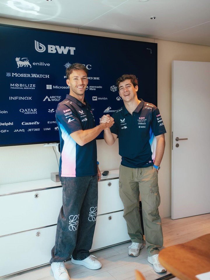 Hace exactamente un año, Pierre Gasly y Franco Colapinto se convertían en compañeros de equipo en Alpine.
(@alpinef1team en IG).