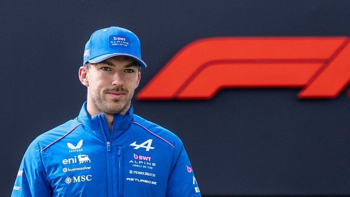 Pierre Gasly también ligó mimos.