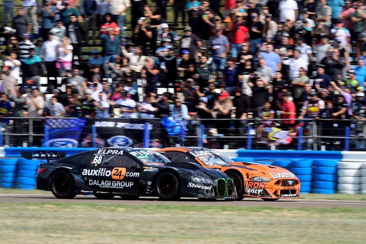 Julián Santero, en un BMW, cuando ganó la final del TC en Viedma. (Prensa ACTC)