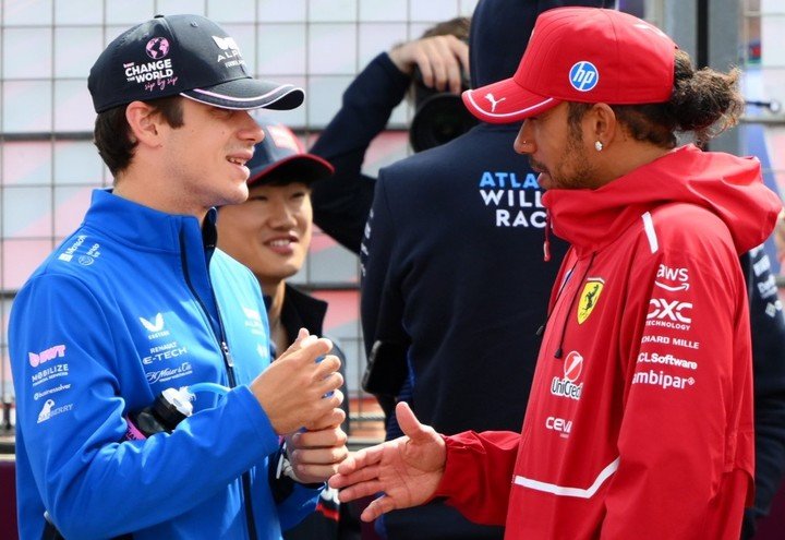 Franco Colapinto y Lewis Hamilton. (@F1)