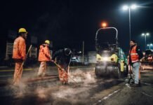 Con trabajos nocturnos, mejoran con asfalto un kilómetro de avenida Colón