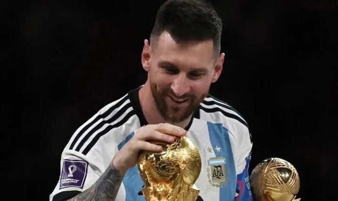 El espíritu mundialista se vive en el Cabildo Histórico con fotografías de la selección argentina en Qatar 2022