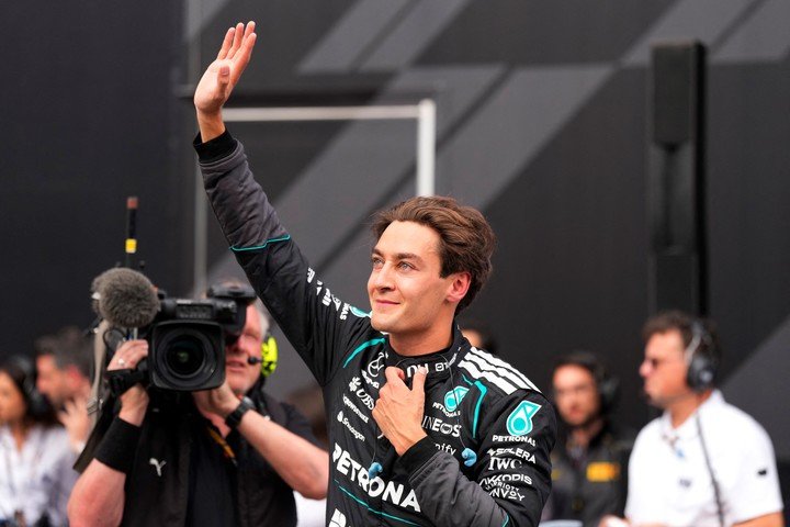 A George Russell se le termina el contrato con Mercedes. 