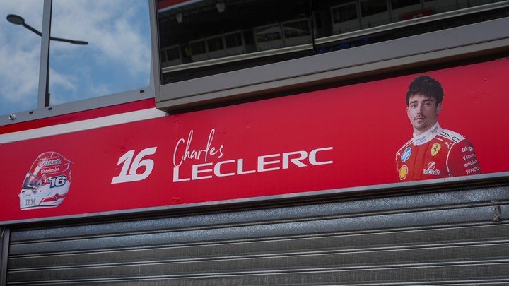 El box de Leclerc.