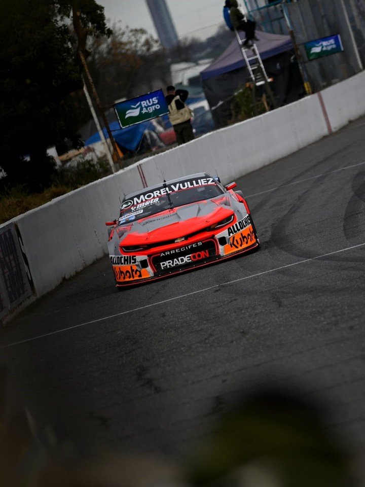 Valentín Aguirre a bordo del Chevrolet Camaro con el que ganó la Final del TC en Rafaela.