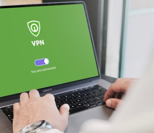 5 lugares donde nunca deberías conectarte a Internet sin VPN instalada