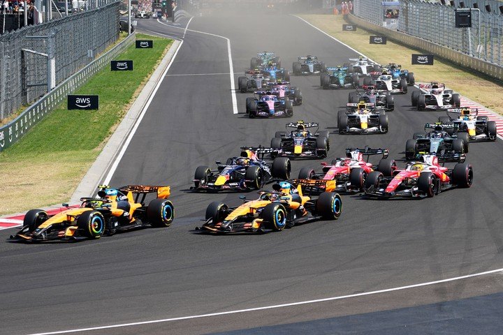 Largó el GP de Hungría y se movieron las posiciones. (AP)