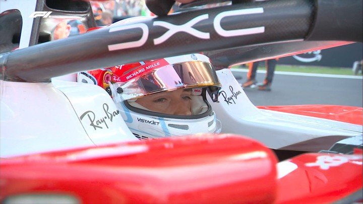Charles Leclerc está en la primera fila junto a Lando Norris.