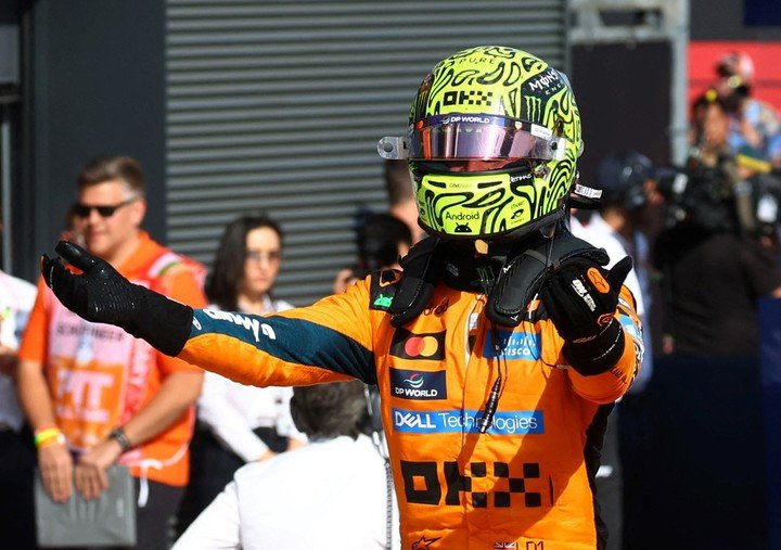 Norris volvió a la victoria en Hungría. (REUTERS/Bernadett Szabo)