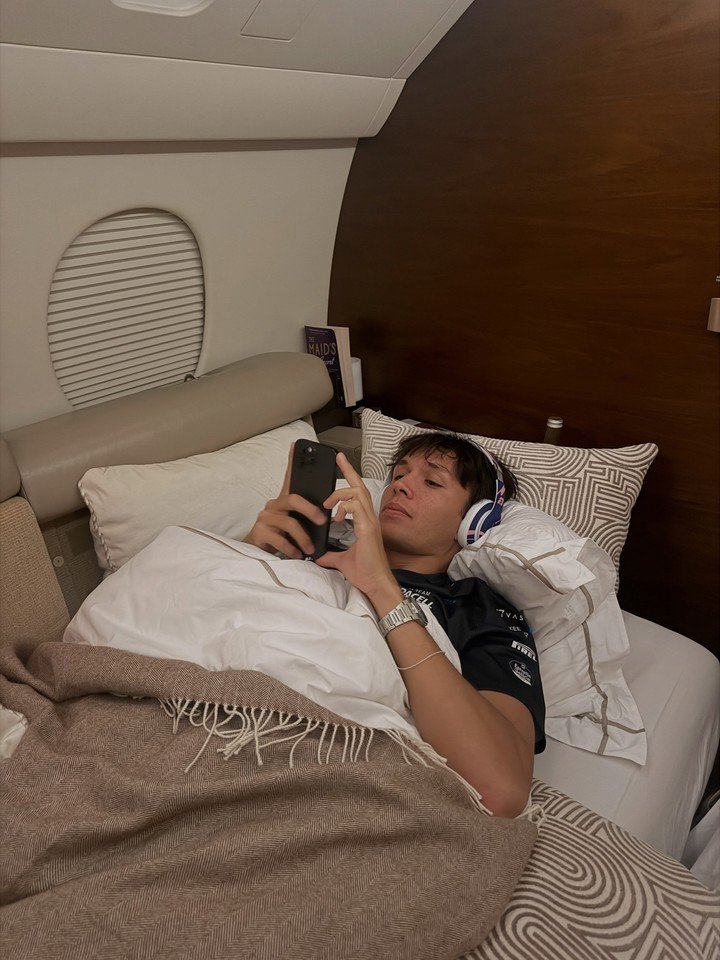 Albon descansando en su viaje a Sudáfrica. (@alex_albon)
