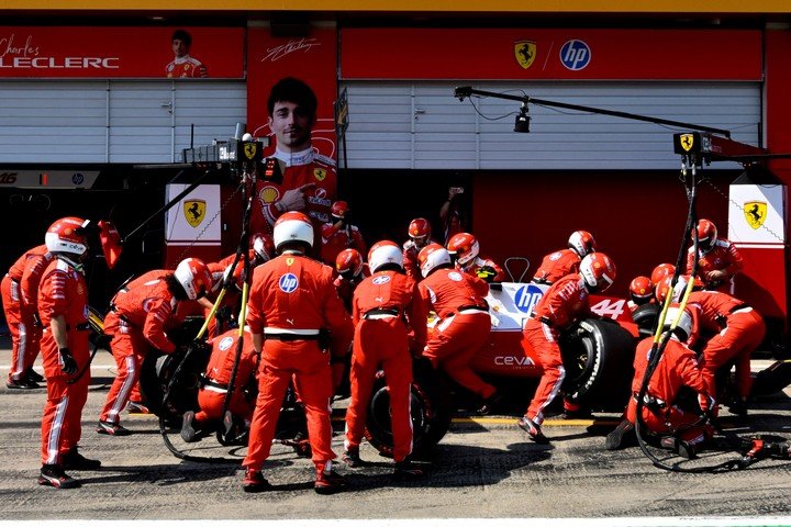 Hamilton se vio perjudicado por una estrategia que no funcionó. (AP Photo/Denes Erdos,Pool)