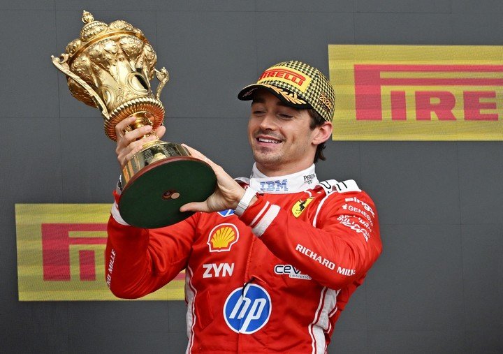 Charles Leclerc festejando su victoria en el pasado GP de Gran Bretaña.