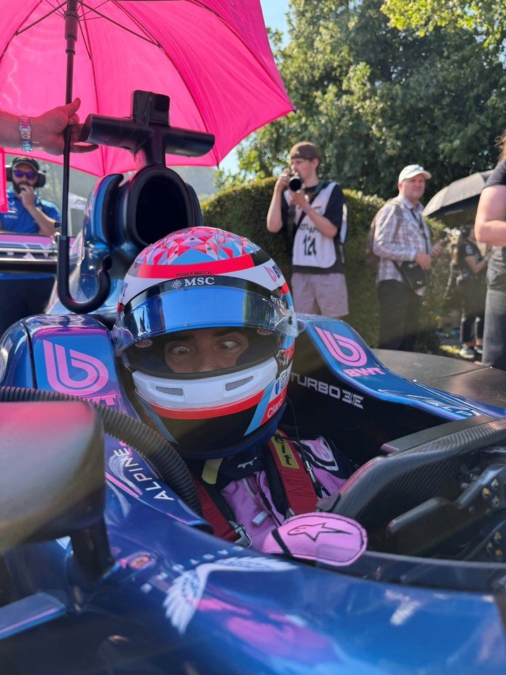 Franco Colapinto se subió al Lotus E20 en el Festival de Goodwood. (@AlpineF1Team)