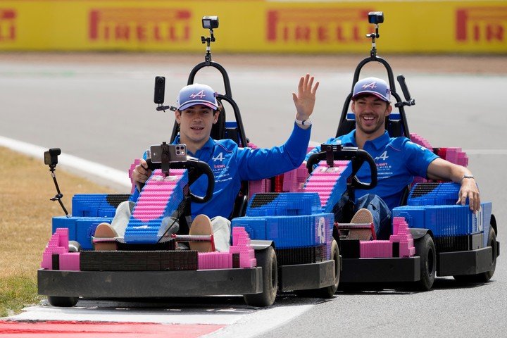 Los dos Alpine sumaron (AP).