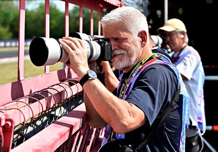 Pavel sacando fotos.