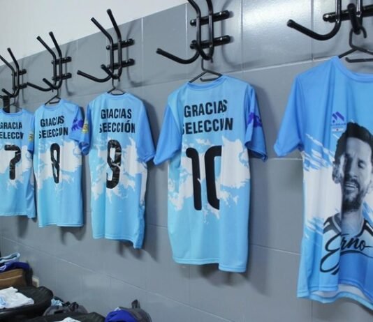 Orgullo Nacional: Ciudad de Bolívar y su camiseta especial en homenaje a Messi, la Selección y las Malvinas