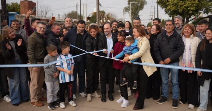 Estación Juárez Celman: el Ente Metropolitano y el municipio local habilitaron 900 metros de pavimento en barrio Villa Los Llanos