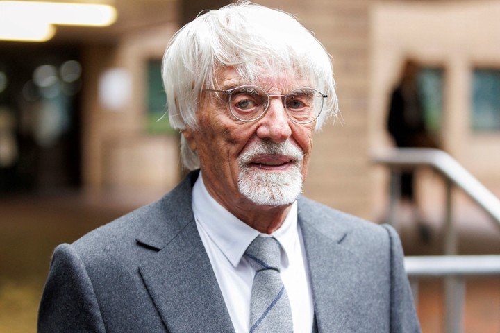 Ecclestone ya había sido detenido en brasil por llevar una pistola. 