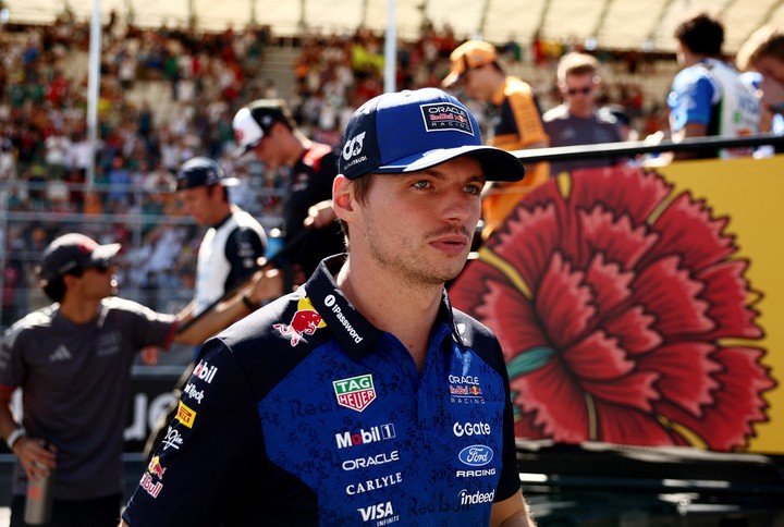 Verstappen correrá este miércoles vs. 100 pilotos. (REUTER)