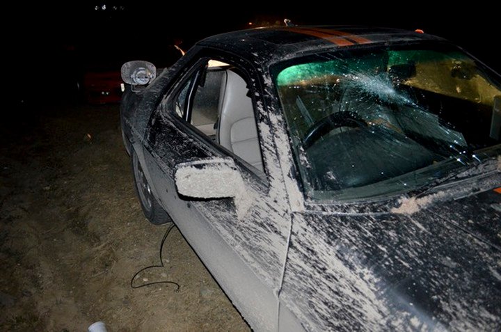 El auto, abandonado.