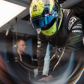 El piloto de la F1 que renovó su contrato y llegará a una marca histórica en el GP de México