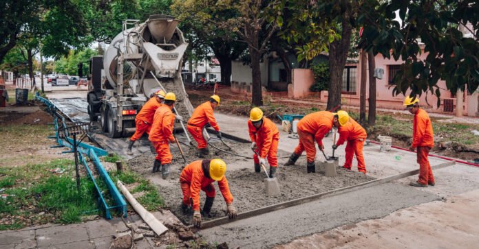 Rehabilitan con hormigón la calle Jujuy en Alta Cordoba