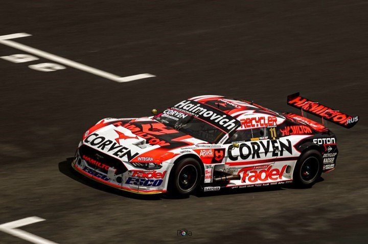 Mariano Werner, con el Ford, durante la clasificación del TC en San Nicolás.
(@fadelracing en IG).