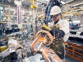 “Nunca ocurrió en la historia”: Kulfas advierte sobre un crecimiento económico que destruye el empleo